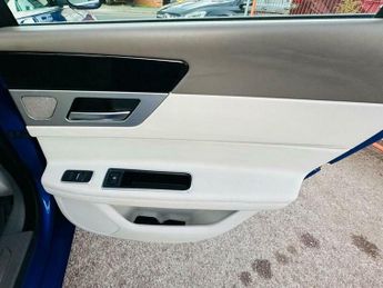 Jaguar XF 2.0d Prestige Auto Euro 6 (s/s) 4dr