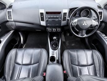 Mitsubishi Outlander DI-D JURO