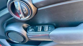 MINI Cooper Cooper Sport C Auto (5Dr)