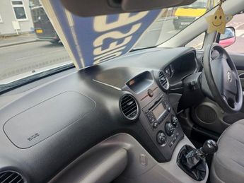 Kia Carens CRDI 1