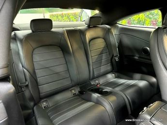 Mercedes C Class C 220 D AMG LINE [8X SERVICES, SAT NAV, LEATHER, HEATED SEATS & 
