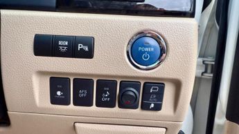 Toyota Alphard Toyota Alphard Hybrid