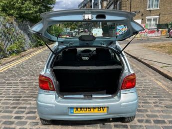 Toyota Yaris VVTI T SPIRIT
