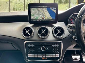 Mercedes GLA Class GLA 220 D 4MATIC AMG LINE PREMIUM PLUS