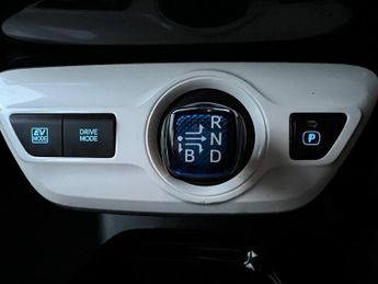 Toyota Prius VVT-I ACTIVE
