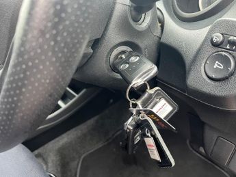 Honda Jazz 1.4 i-VTEC ES Plus Hatchback 5dr Petrol CVT Euro 5 (99 ps)