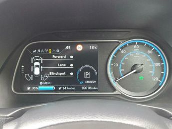 Nissan Leaf 39kWh N-Connecta Auto 5dr