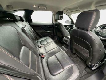 Jaguar F-Pace 2.0 D180 Prestige Auto AWD Euro 6 (s/s) 5dr