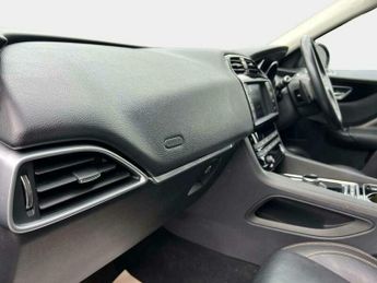 Jaguar F-Pace 2.0 D180 Prestige Auto AWD Euro 6 (s/s) 5dr