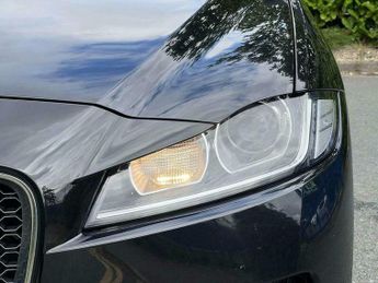 Jaguar F-Pace 2.0 D180 Prestige Auto AWD Euro 6 (s/s) 5dr