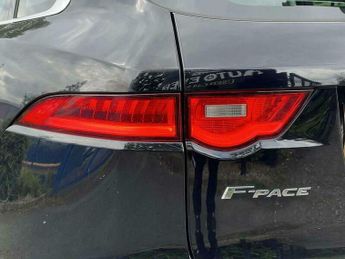 Jaguar F-Pace 2.0 D180 Prestige Auto AWD Euro 6 (s/s) 5dr