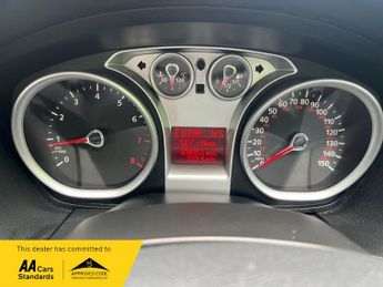 Ford Focus 1.6 Zetec Hatchback 5dr Petrol Automatic (184 g/km, 99 bhp)