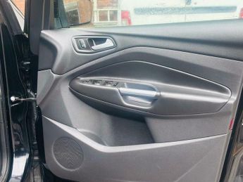 Ford Kuga TITANIUM EDITION