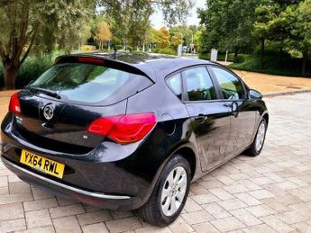 Vauxhall Astra 1.6 16v Design Hatchback 5dr Petrol Auto Euro 5 (115 ps)