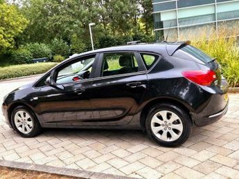 Vauxhall Astra 1.6 16v Design Hatchback 5dr Petrol Auto Euro 5 (115 ps)