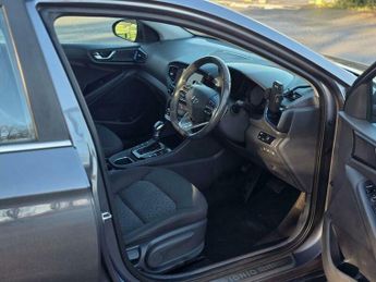 Hyundai Ioniq 1.6 h-GDi 8.9kWh Premium DCT Euro 6 (s/s) 5dr