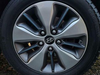 Hyundai Ioniq 1.6 h-GDi 8.9kWh Premium DCT Euro 6 (s/s) 5dr