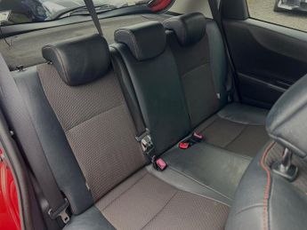 Toyota Yaris VVT-I SR