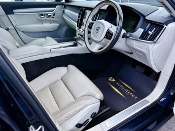 Volvo V90 D4 MOMENTUM