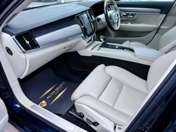 Volvo V90 D4 MOMENTUM