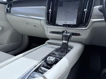 Volvo V90 D4 MOMENTUM