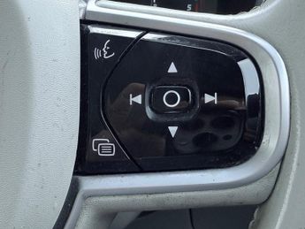 Volvo V90 D4 MOMENTUM