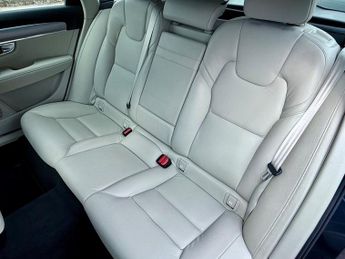 Volvo V90 D4 MOMENTUM