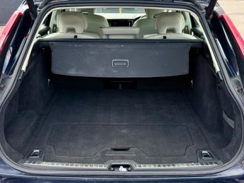 Volvo V90 D4 MOMENTUM
