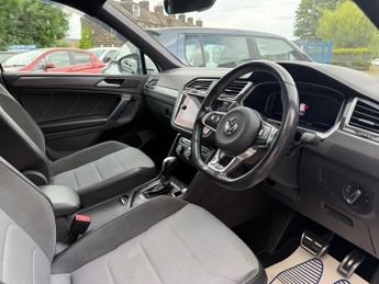 Volkswagen Tiguan R-LINE TECH TSI 4MOTION DSG
