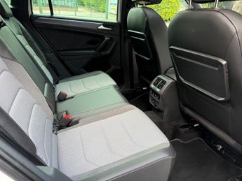 Volkswagen Tiguan R-LINE TECH TSI 4MOTION DSG