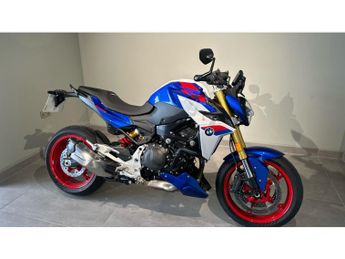  BMW F900 R