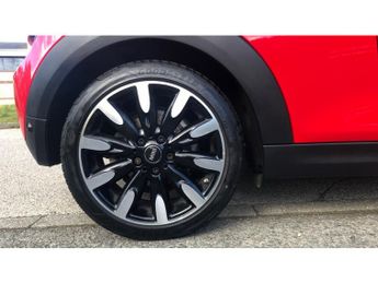 MINI Hatchback 1.5 Cooper Exclusive II 3dr Auto Petrol Hatchback
