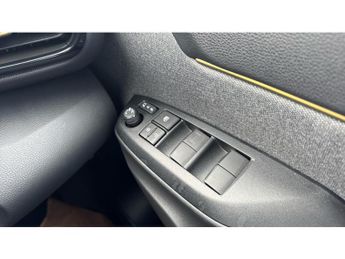 Toyota Yaris Cross 1.5 Hybrid Premiere Edition 5dr CVT Hybrid Estate