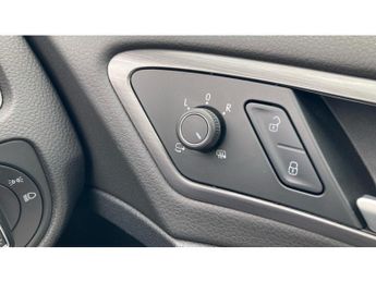 Volkswagen Golf 99kW e-Golf 35kWh 5dr Auto Electric Hatchback