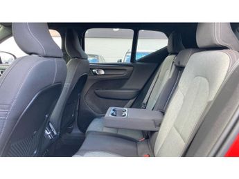 Volvo XC40 2.0 B4P Plus Dark 5dr Auto Petrol Estate