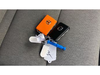 Volvo XC40 2.0 B4P Plus Dark 5dr Auto Petrol Estate