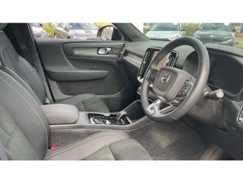 Volvo XC40 2.0 B4P Ultimate Dark 5dr Auto Petrol Estate
