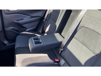 Nissan Qashqai 1.3 DiG-T MH 158 N-Connecta 5dr Xtronic Petrol Hatchback