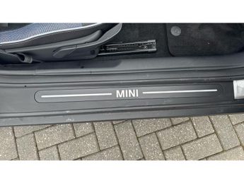 MINI Cooper 135kW E Classic 41kWh 3dr Auto Electric Hatchback