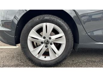Volkswagen Golf 1.5 eTSI 150 Life 5dr DSG Petrol Hatchback