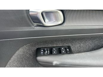 Volvo XC40 1.5 T3 [163] R DESIGN 5dr Geartronic Petrol Estate