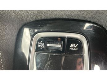 Toyota Corolla 2.0 VVT-i Hybrid Trek 5dr CVT Hybrid Estate