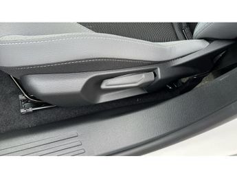 Vauxhall Mokka 100kW Design 50kWh 5dr Auto Electric Hatchback