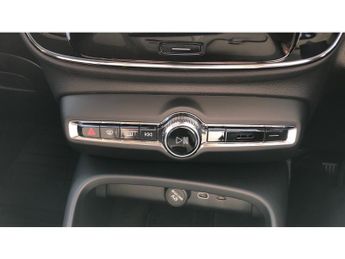 Volvo XC40 2.0 B3P Plus Dark 5dr Auto Petrol Estate