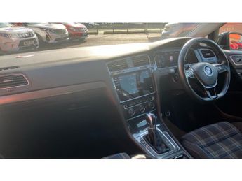Volkswagen Golf 99kW e-Golf 35kWh 5dr Auto Electric Hatchback