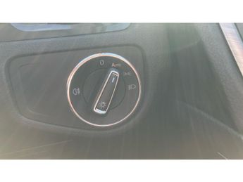 Volkswagen Golf 99kW e-Golf 35kWh 5dr Auto Electric Hatchback