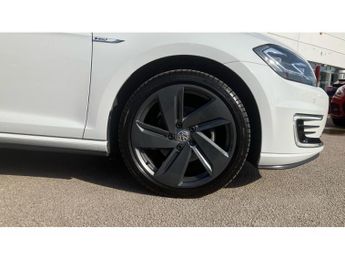 Volkswagen Golf 99kW e-Golf 35kWh 5dr Auto Electric Hatchback
