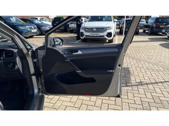 Volkswagen Golf 1.5 TSI EVO SE [Nav] 5dr DSG Petrol Hatchback