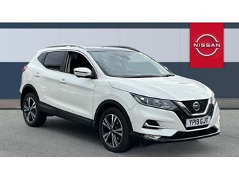 Nissan Qashqai 1.7 dCi N-Connecta 5dr 4WD [Glass Roof Pack] Diesel Hatchback