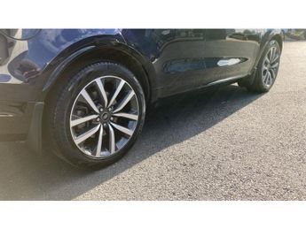Land Rover Discovery 3.0 D300 R-Dynamic SE 5dr Auto Diesel Station Wagon